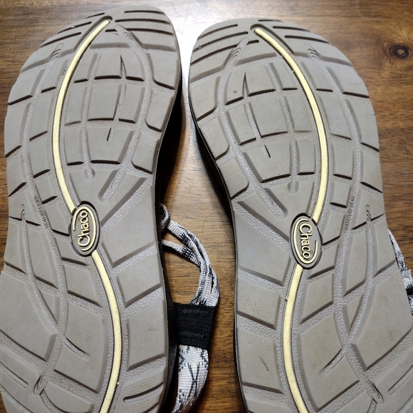 Strappy Summer Chaco shoes - Picture 5 of 5